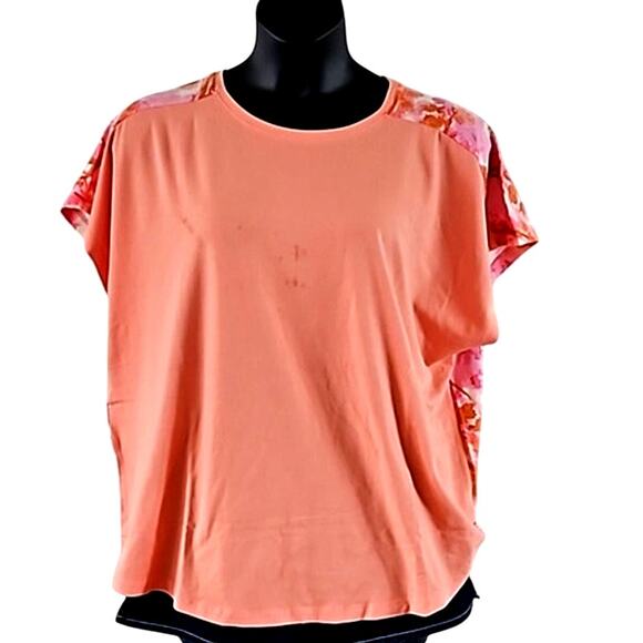 NWOT Isaac Mizrahi Knit Short Sleeve Peach Top with rear floral print size XL - Picture 2 of 7